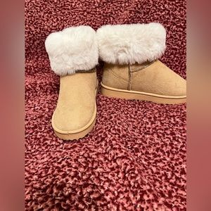 Tan faux suede fur ankle booties never worn
